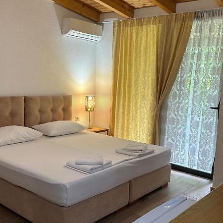 Laura Room'S Saranda Dış mekan fotoğraf